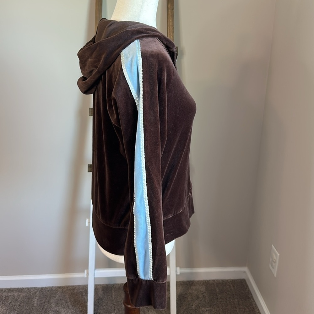 N.Y.L. Chocolate Brown Velour Hoodie with Blue Striping on Arms Size Medium GUC - Picture 6 of 17